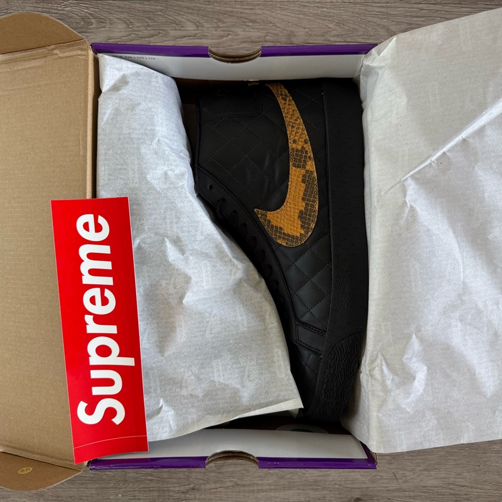 Supreme x Nike SB Zoom Blazer Mid